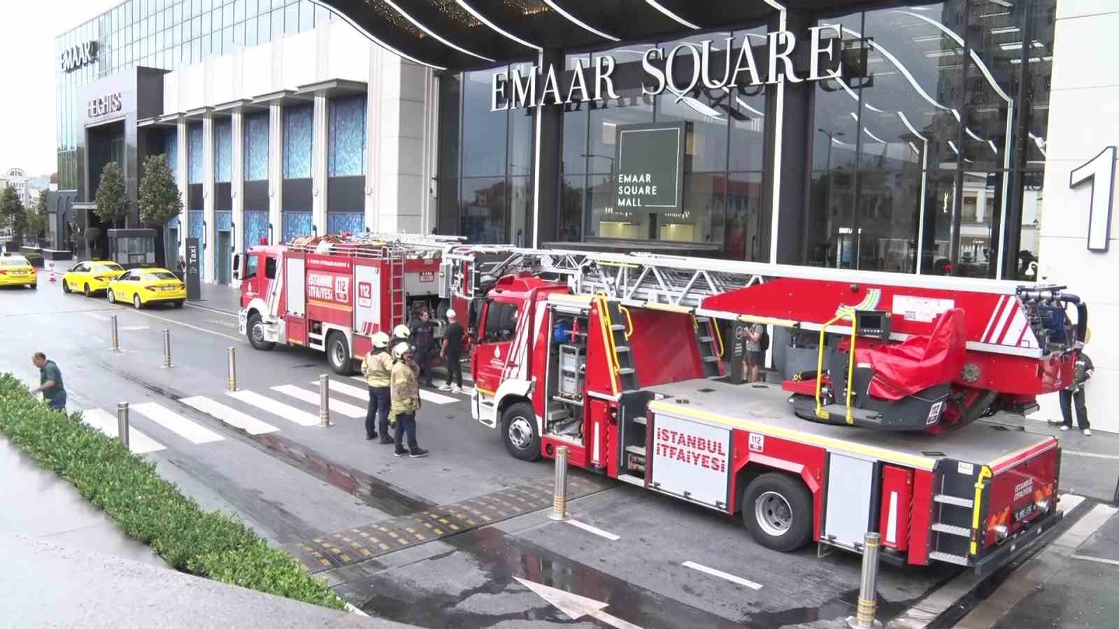 emaar-avm-de-yangin-panigi