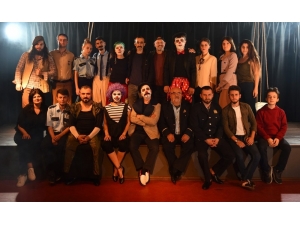 Elveda Alfredo Savaşta Ölen Çocuklar İçin Oynanacak