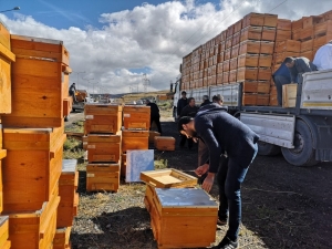 Arıcılar Birliği’nden Arı Yetiştiricisine 815 Bin Tl’lik Malzeme Desteği
