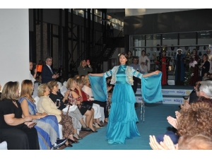 Tatarlı Höyük Kazısına Destek Defilesi