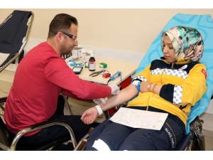 Sağlık Çalışanları Kan Bağışında Bulundu