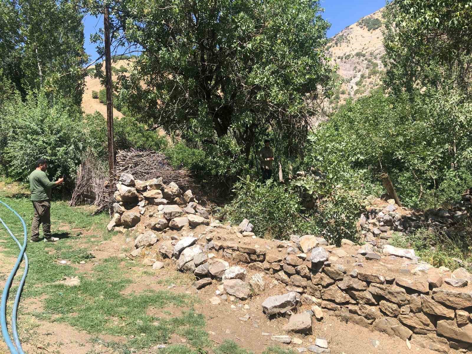 seyh-rehani-turbesi-yillardir-harabe-halde-mahalleliden-hayirsever-vatandaslara-cagri