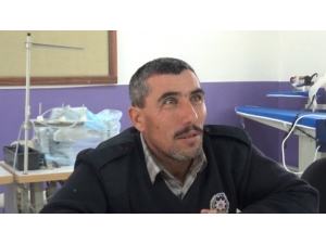 Hayalindeki Öğretmenlik Mesleğini Yapmak İçin Okuma-yazma Öğreniyor