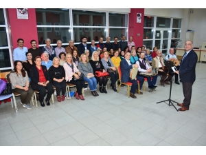 Türk Sanat Müziği Korosu Konsere Hazırlanıyor