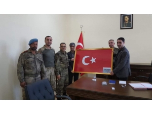 Mihalgazi Kadınlarının Ördüğü El Örgüsü Türk Bayrağı Afrin’e Ulaştı