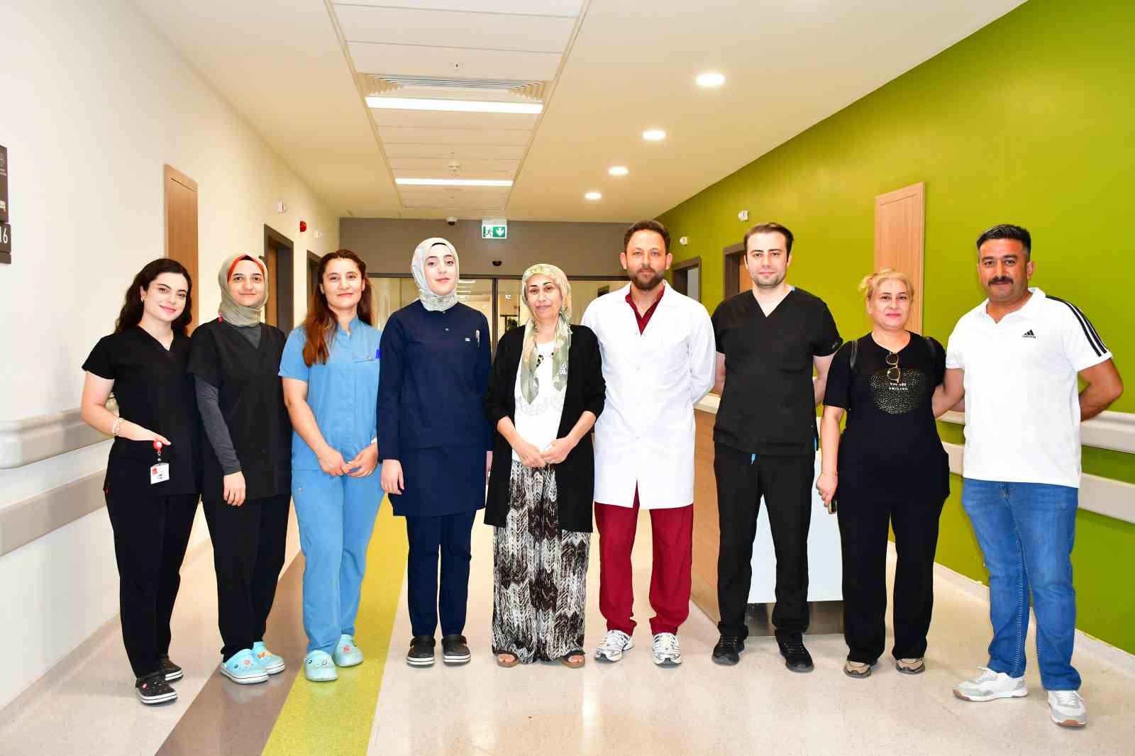 karnindan-20-kiloluk-tumor-cikarilan-hasta-sagligina-kavustu