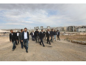 Çiftçi, Çevik Kuvvet Köprülü Kavşağında Çalışmaları İnceledi