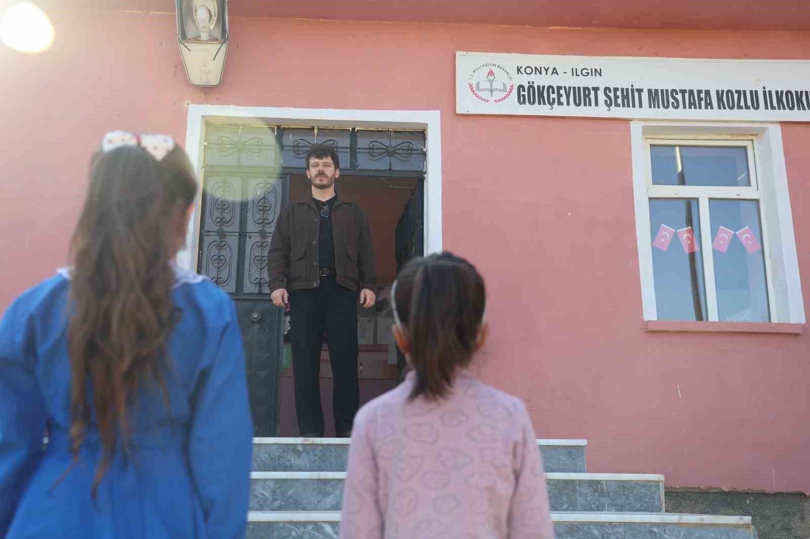 konya-da-bir-ilkokulda-2-ogrenci-ve-1-ogretmen-icin-ilk-ders-zili-caldi