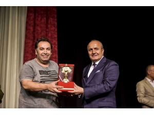 “Vay Sen Misin Ben Olan” İsimli Tiyatro, Taşköprü’de Sahnelendi