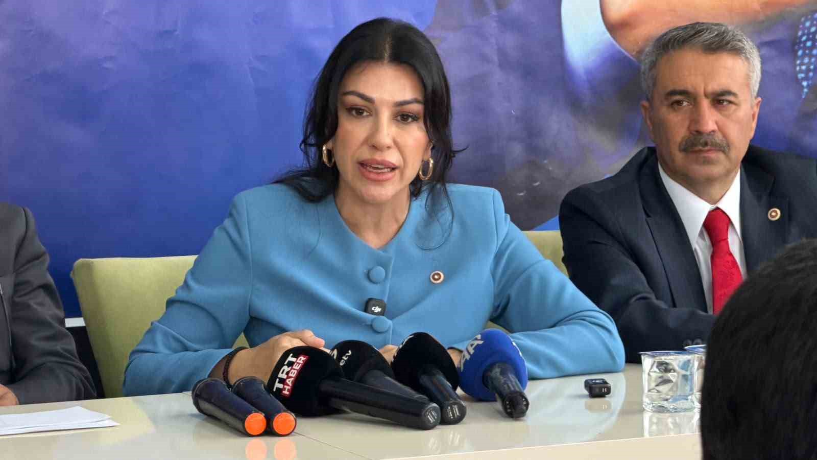 ak-parti-genel-baskan-yardimcisi-ayan-adiyaman-bolgenin-parlayan-yildizi-konumunda