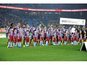 Spor Toto Süper Lig: Trabzonspor: 1 - Bursaspor: 0 (İlk Yarı)
