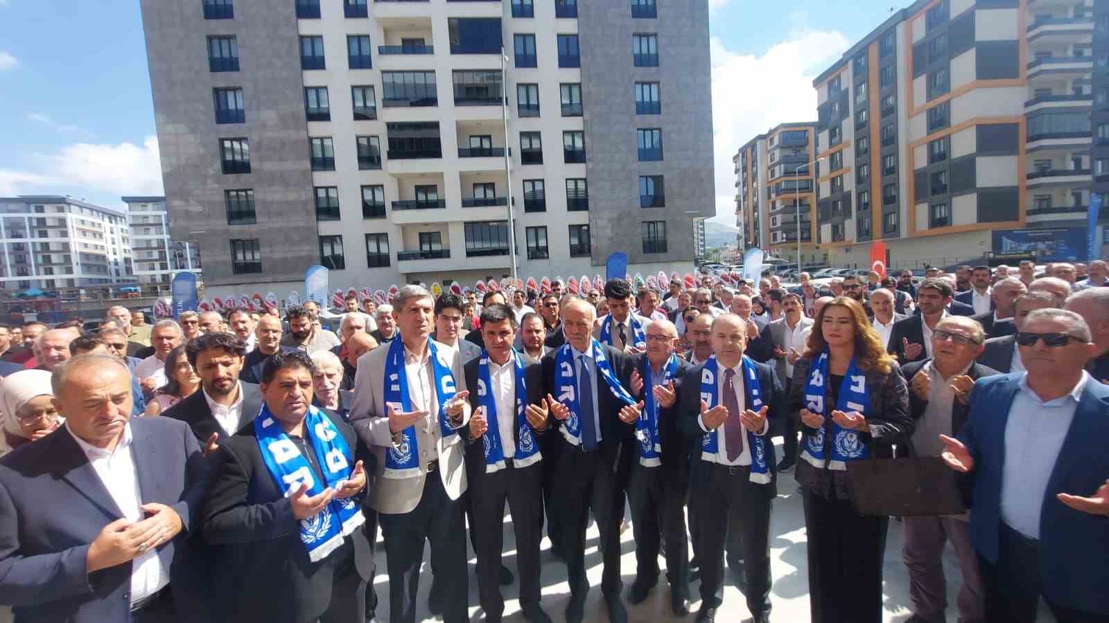 etso-baskanligina-aday-olan-lutfu-yucelik-secim-irtibat-ofisi-ni-acti