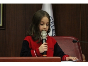 Miniklerin Başkanlık Yarışındaki Vaatleri Büyüklerini Aratmadı