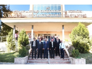 Onkolojide Tedavi Gören Çocuklara Oyunlarla İngilizce Öğretecekler