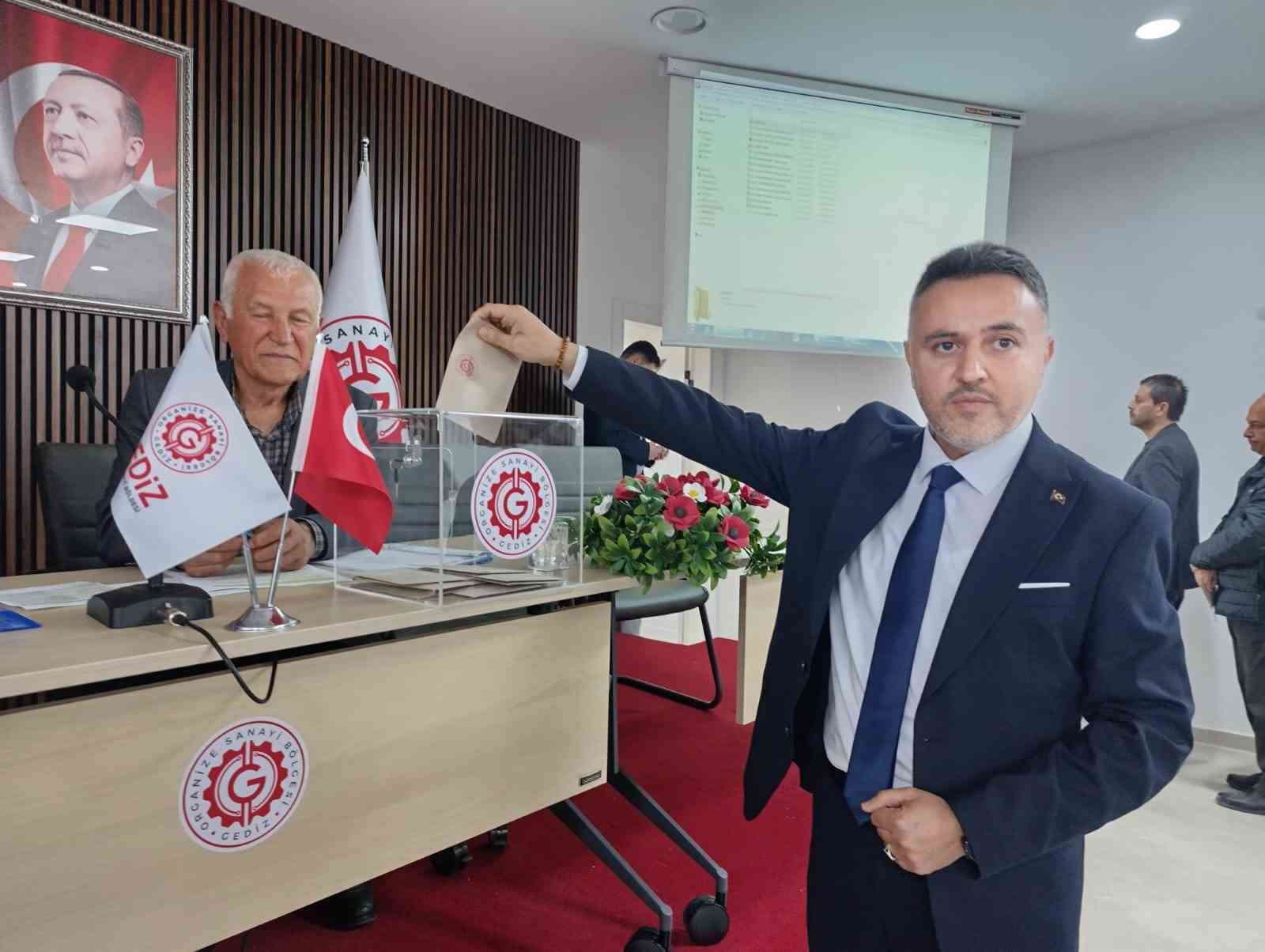 gediz-osb-de-baskanlik-gorevi-dr-yunus-altingemi-ye-gecti
