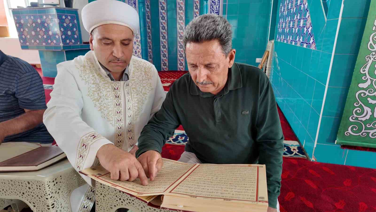 ilerlemis-yaslarina-ragmen-kur-an-i-kerim-ogrendiler