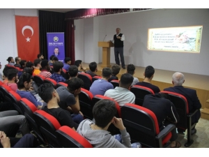 Kastamonu’da İhlas Vakfından "Bir Aşk Hikayesi” Konferansı
