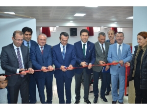 Çerkezköy Cumhuriyet İlkokuluna Koltuk Ve Çatı Kaplama Desteği