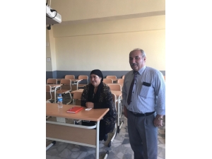 Çocukluk Hayalini Gerçekleştiriyor