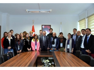 Vali Büyükakın, Yabancı Öğrencileri Ağırladı