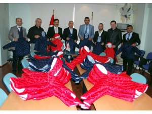 İhtiyaç Sahibi Öğrenciler Bu Kış Da Üşümeyecek