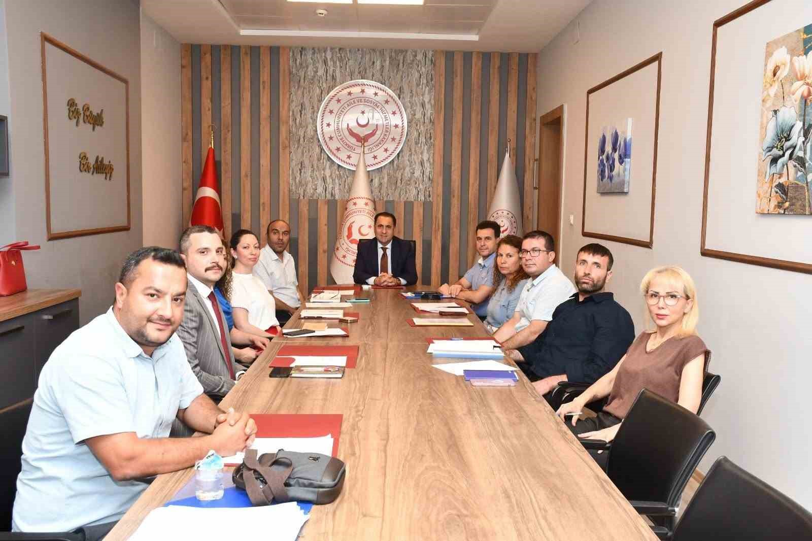 aydin-da-engelli-ve-yasli-bakim-hizmetleri-degerlendirildi