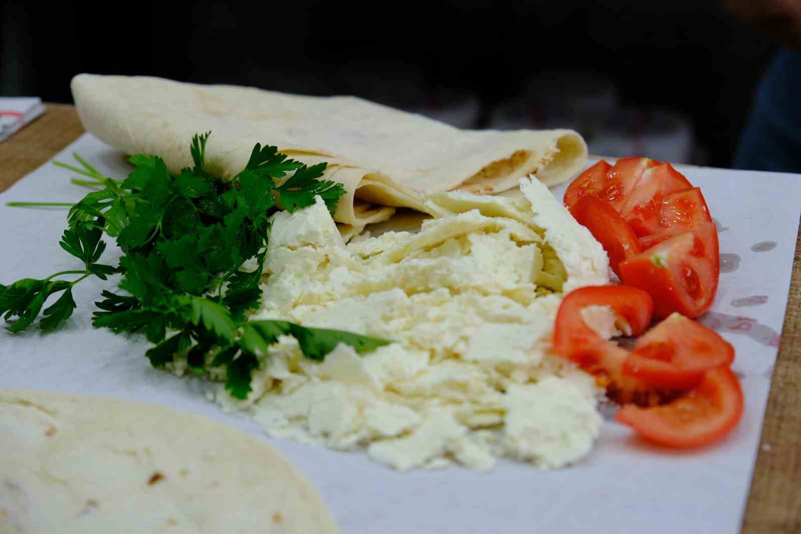 erzincan-tulum-peyniri-yaylalardan-sofralara-uzaniyor