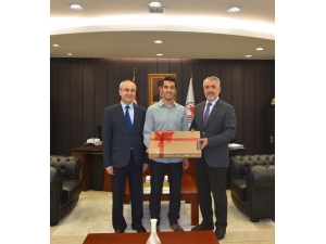 Rektör Bilgiç Tus İkincisini Tebrik Etti