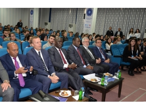 Büyükelçiler Öğrencilerle Buluştu