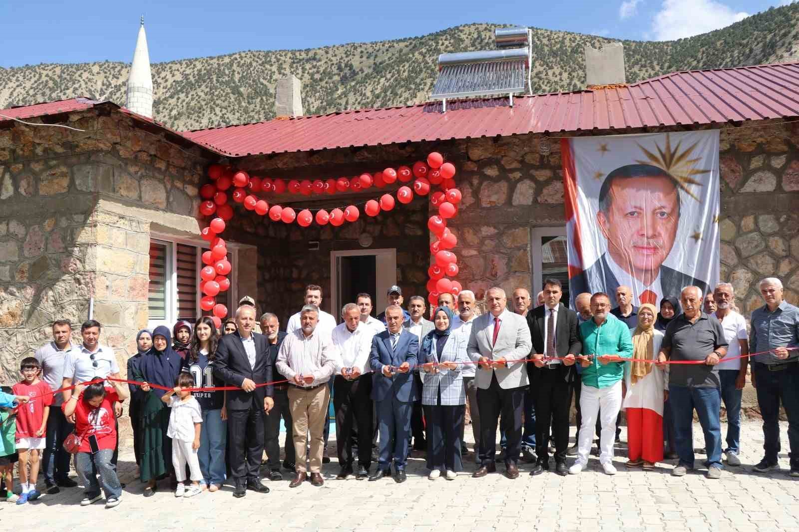 koyluler-birlik-oldu-atil-binayi-tesise-cevirdi