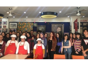İhlas Koleji Öğrencilerinden Anlamlı Ziyaret