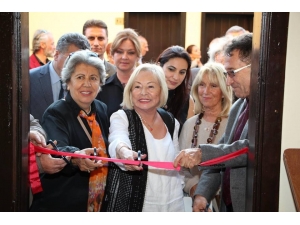 “Yaşasın Sanat” Edremit Sergisi Açıldı