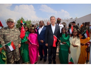 Milli Savunma Bakanı Akar Sevakin Adası’nda