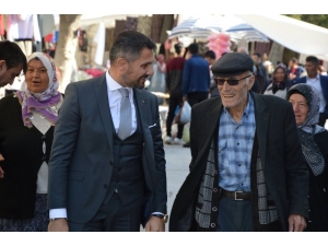 Başkan Yüzügüllü Halk Pazarında