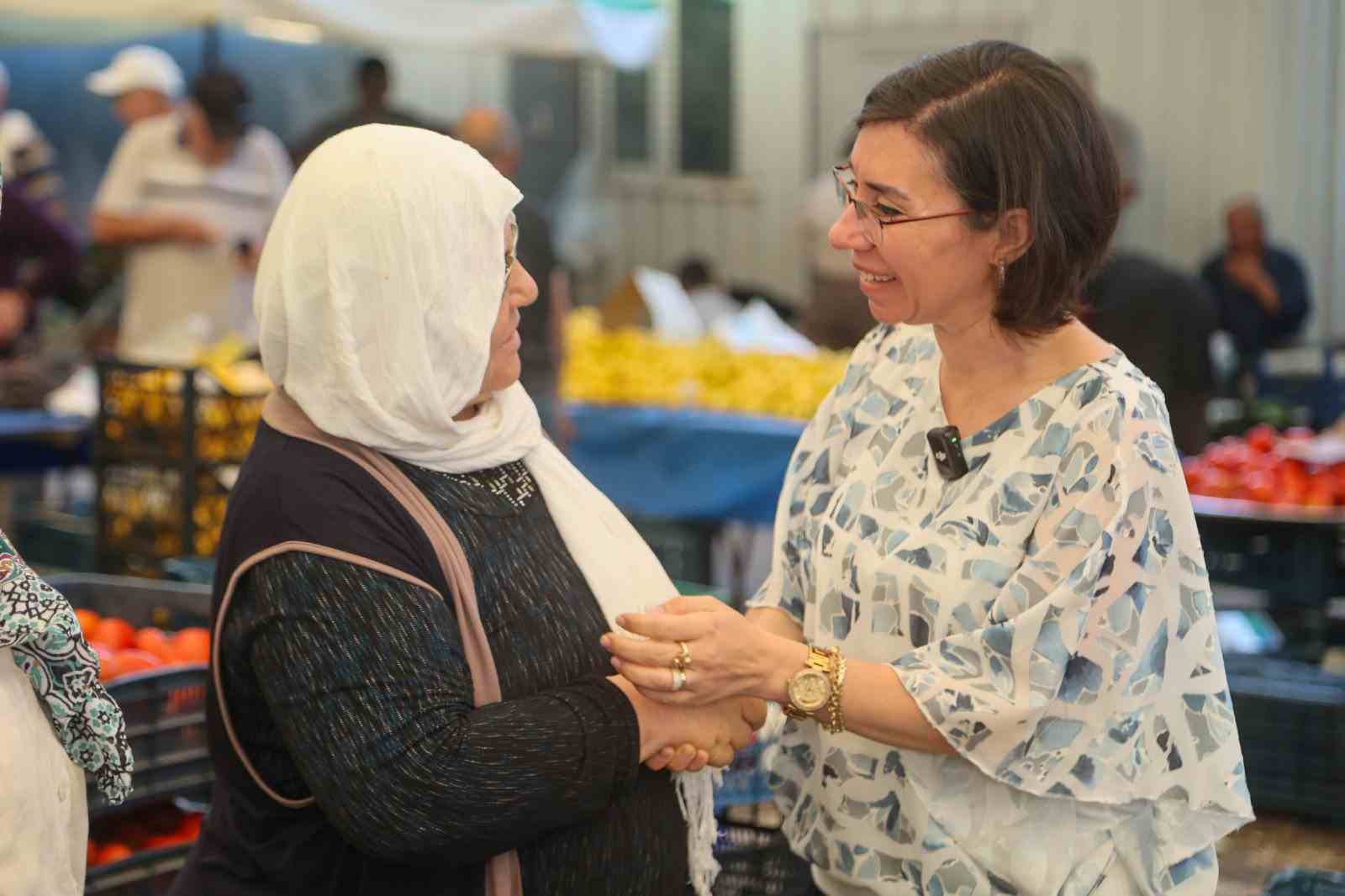 usak-belediye-baskan-vekili-terekeci-ozkan-sekerevleri-pazari-nda-esnaf-ve-vatandaslarla-bulustu