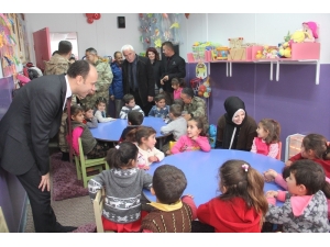 Kaymakam Solak’tan İran Sınırındaki Okula Ziyaret