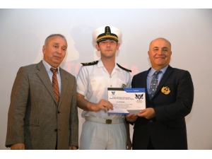 Genç Denizciler Brövelerini Aldı