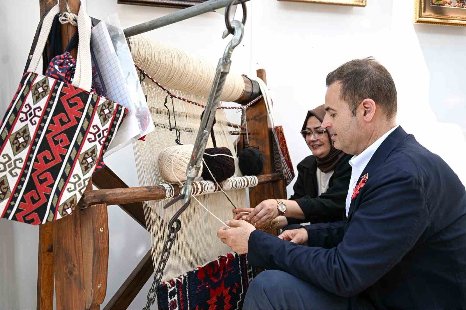 baskan-akin-balmek-kurslari-beldelere-ve-kirsala-yayilacak