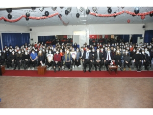 Öğrenciler Maske Takarak, "Lösemi Bulaşıcı Değil, İyilik Bulaşıcıdır" Mesajı Verdi