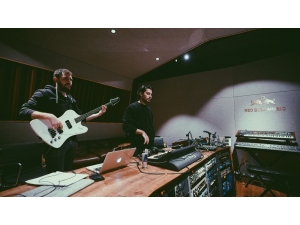 ‘Affet Robot’ Amsterdam Red Bull Music Stüdyosunda Kayıtta