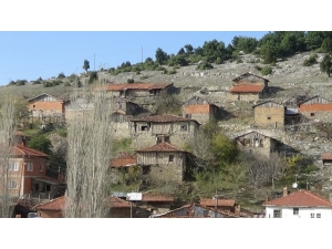 Osmanlı’dan Kalma Evlerine Gözü Gibi Bakıyorlar