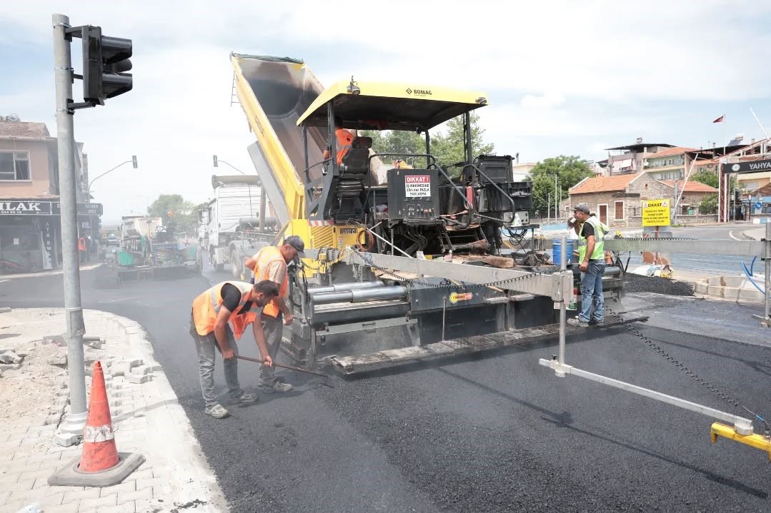 incirliova-da-350-milyonluk-anayol-yatirimi-hiz-kesmiyor