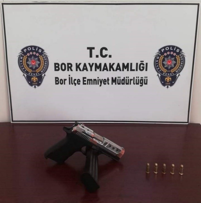 bor-da-silah-operasyonu-2-supheli-tutuklandi