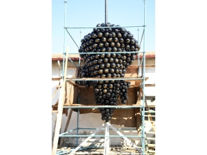 Isparta’ya Üzerinde Esma-ül Hüsna Bulunan 3 Bin 500 Taneli Dev Üzüm Salkımı