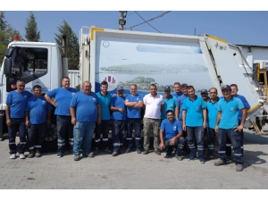 Hem Sokağı Temizlediler, Hem Gönülleri Kazandılar