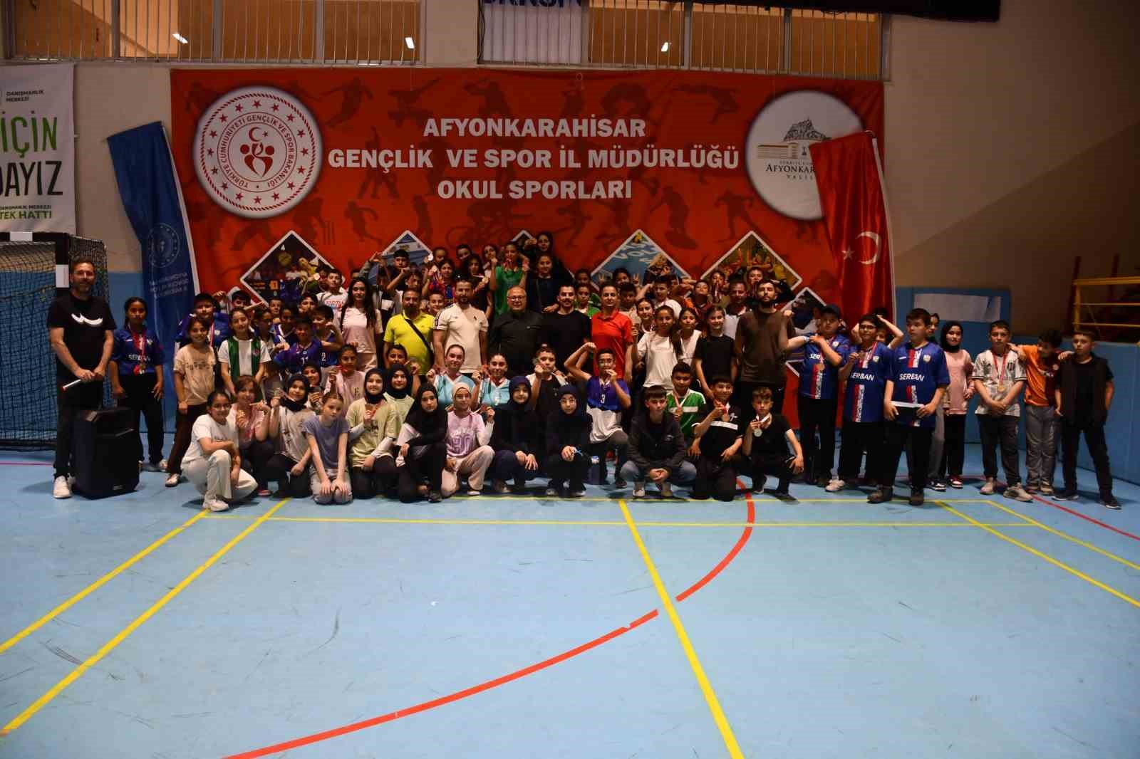 bilek-guresi-musabakalari-sona-erdi