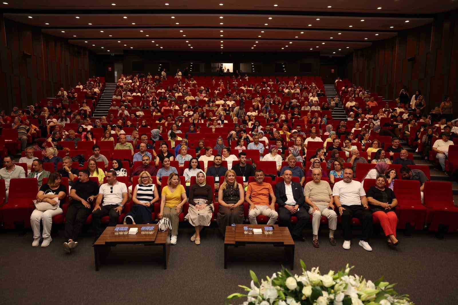 merkezefendi-engelsiz-yasam-akademisi-nde-yilsonu-coskusu-yasandi