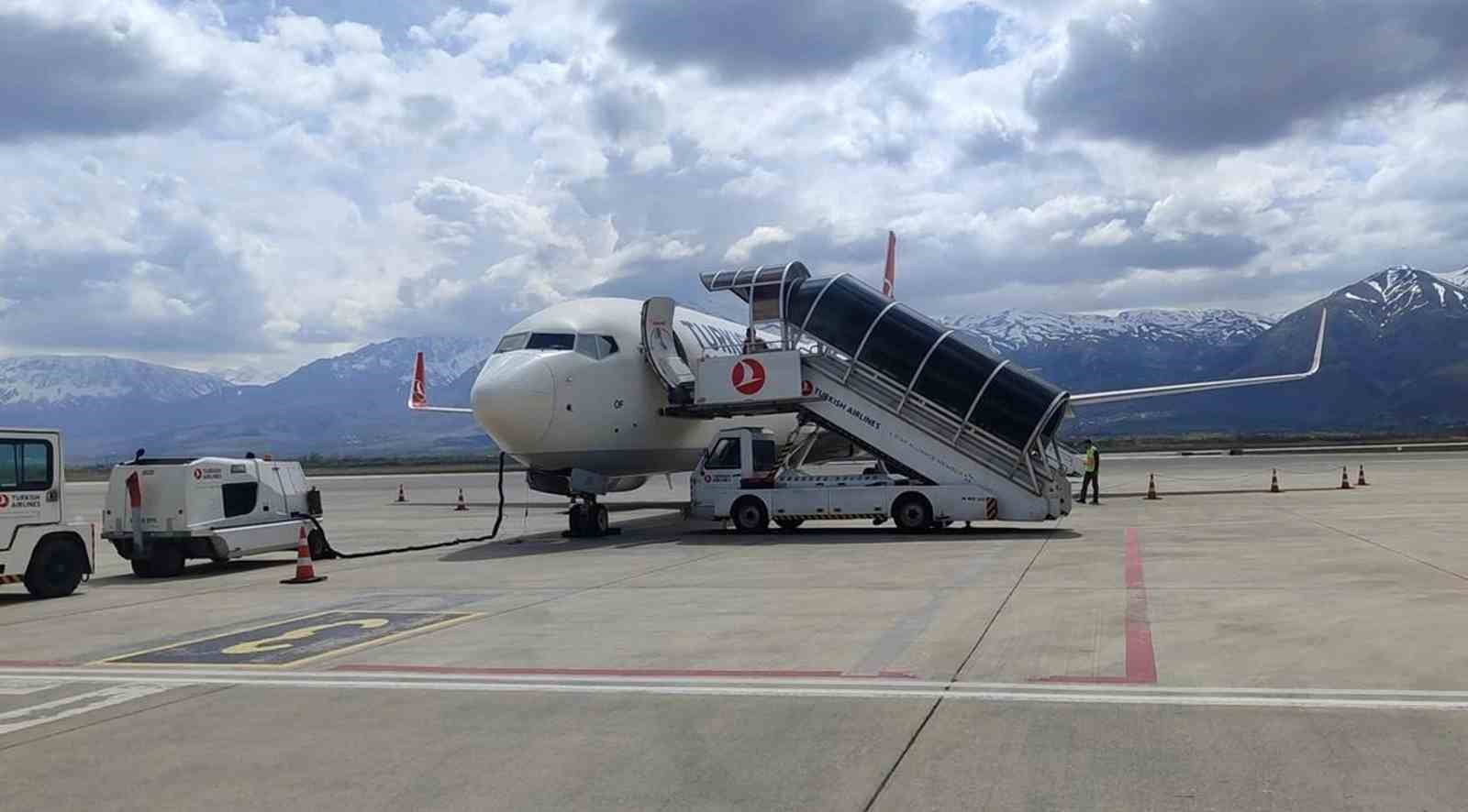 erzincan-havalimani-6-ayda-207-bin-884-yolcuya-hizmet-verdi
