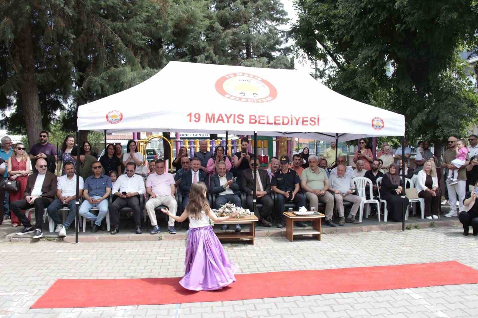 miniklerden-sifir-atik-defilesi-ve-resim-sergisi