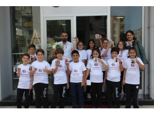 Anneye Akrostiş Şiirler Kupalarda